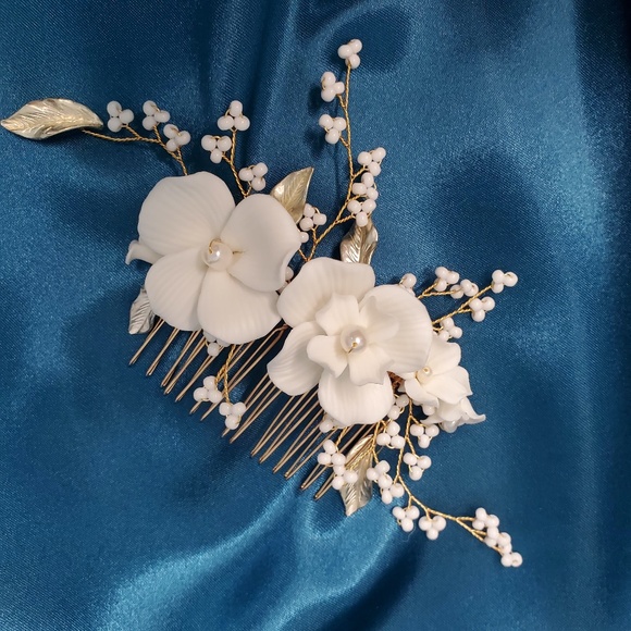 Bridal hard Ceramic hair comb freshwater pearls Headpiece Flower golden white
